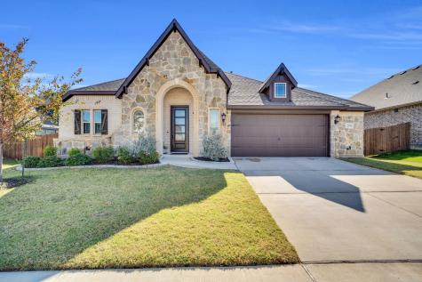 208 Claywood Drive Glenn Heights TX 75154