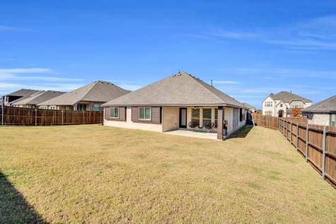 208 Claywood Drive Glenn Heights TX 75154