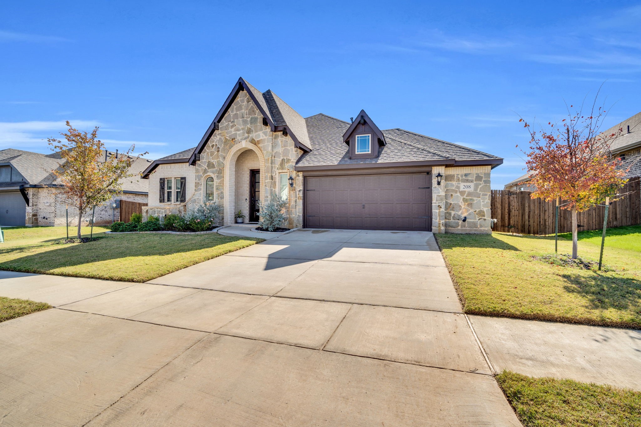 208 Claywood Drive Glenn Heights TX 75154