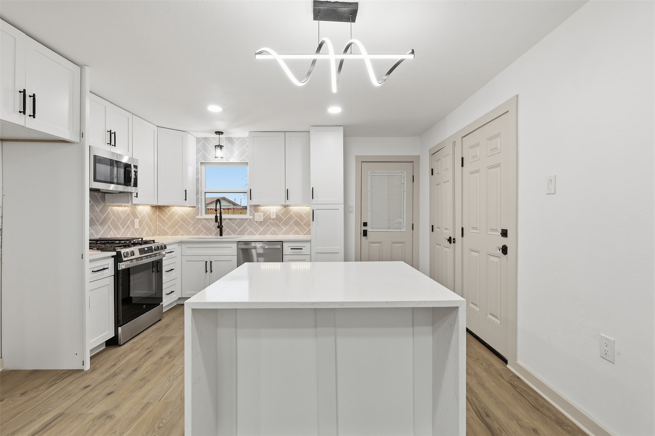 8442 Campanella Drive Dallas TX 75243