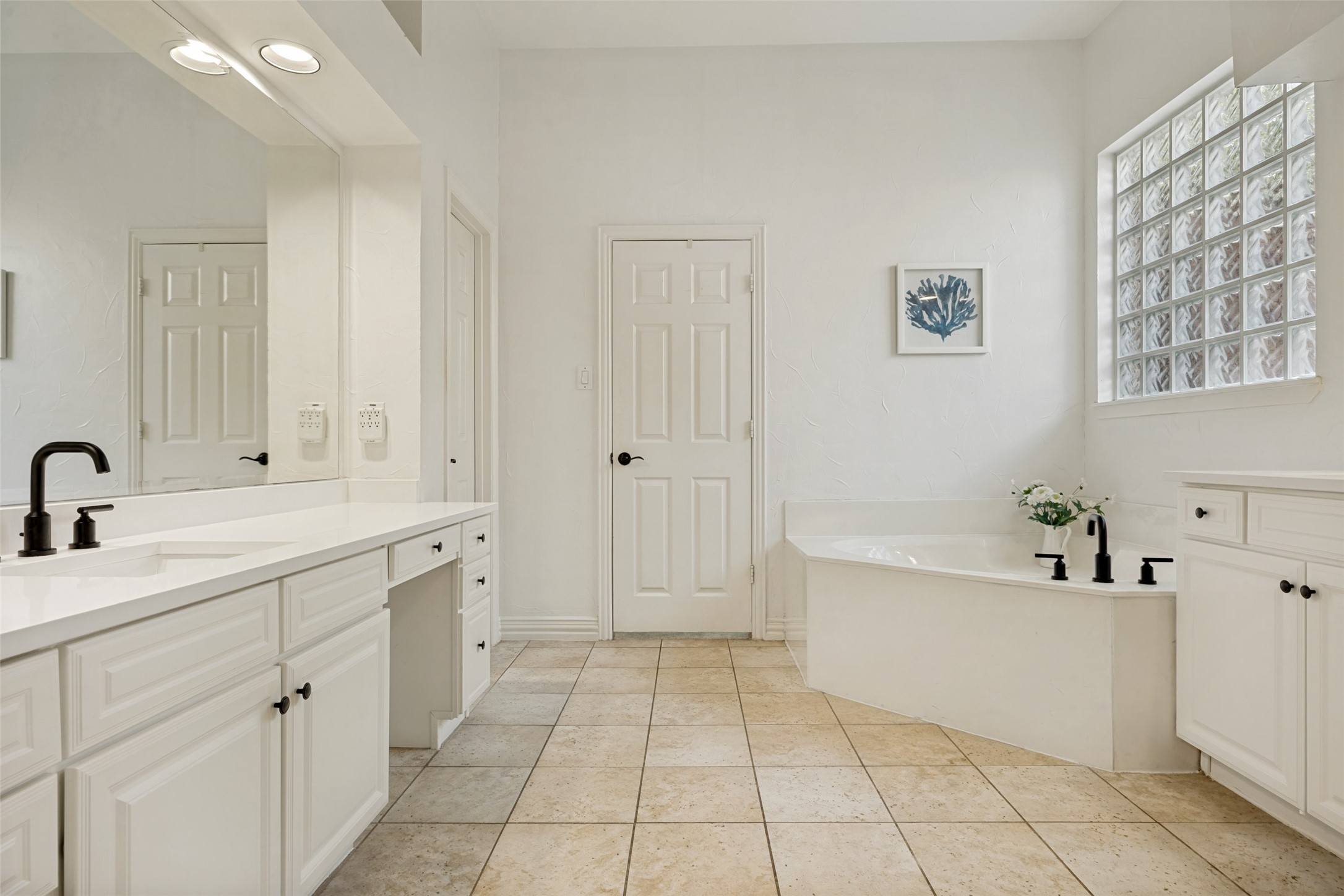 2521 Sir Tristram Lane Lewisville TX 75056