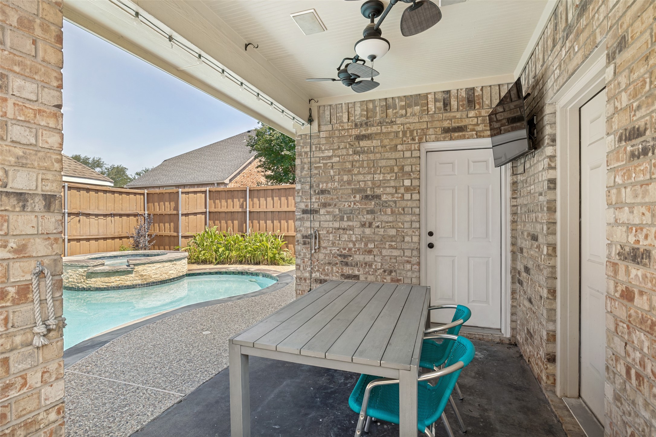 2521 Sir Tristram Lane Lewisville TX 75056