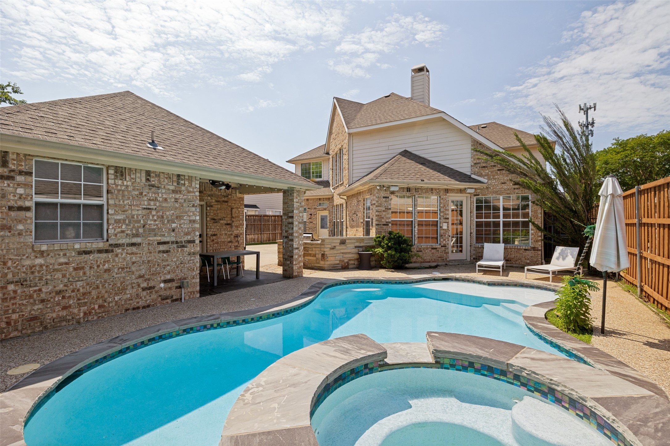 2521 Sir Tristram Lane Lewisville TX 75056