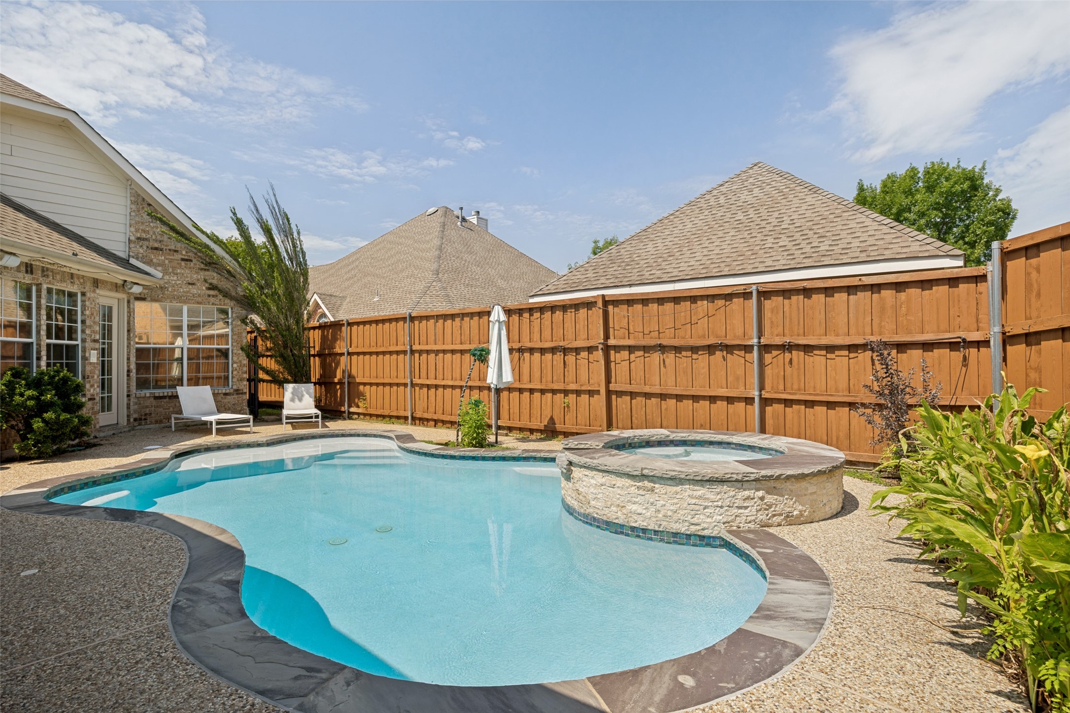 2521 Sir Tristram Lane Lewisville TX 75056