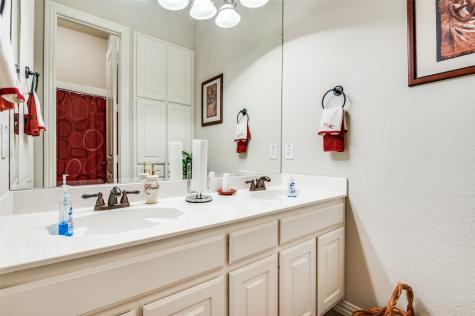 626 Saddlebrook Desoto TX 75115