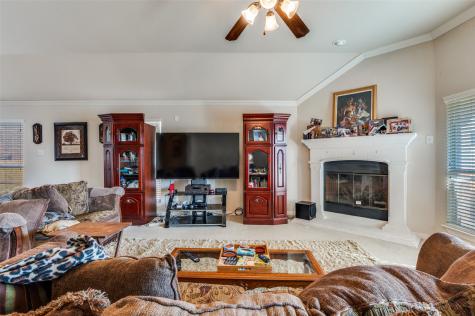 626 Saddlebrook Desoto TX 75115