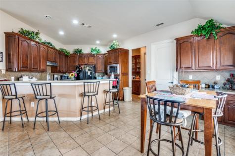 626 Saddlebrook Desoto TX 75115