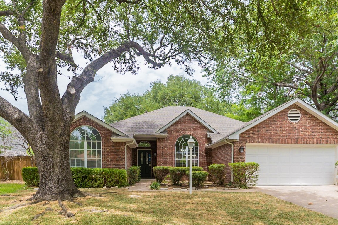530 Newberry Street Grand Prairie TX 75052