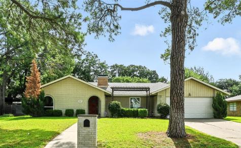 2305 Tanglewood Drive Grapevine TX 76051