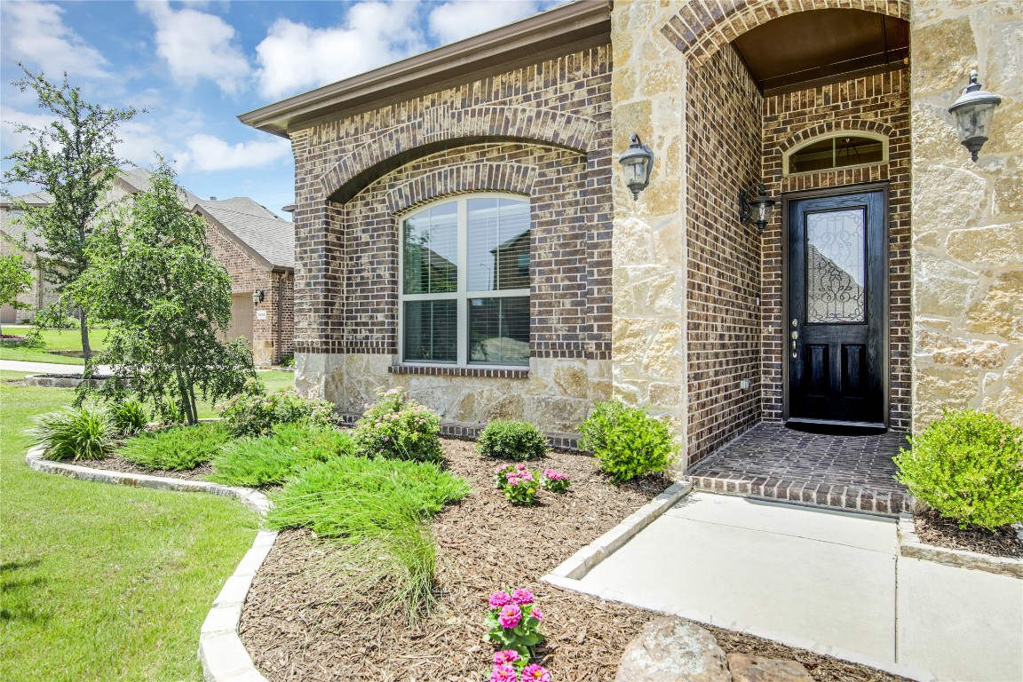 5813 Canyon Oaks Lane Fort Worth TX 76137