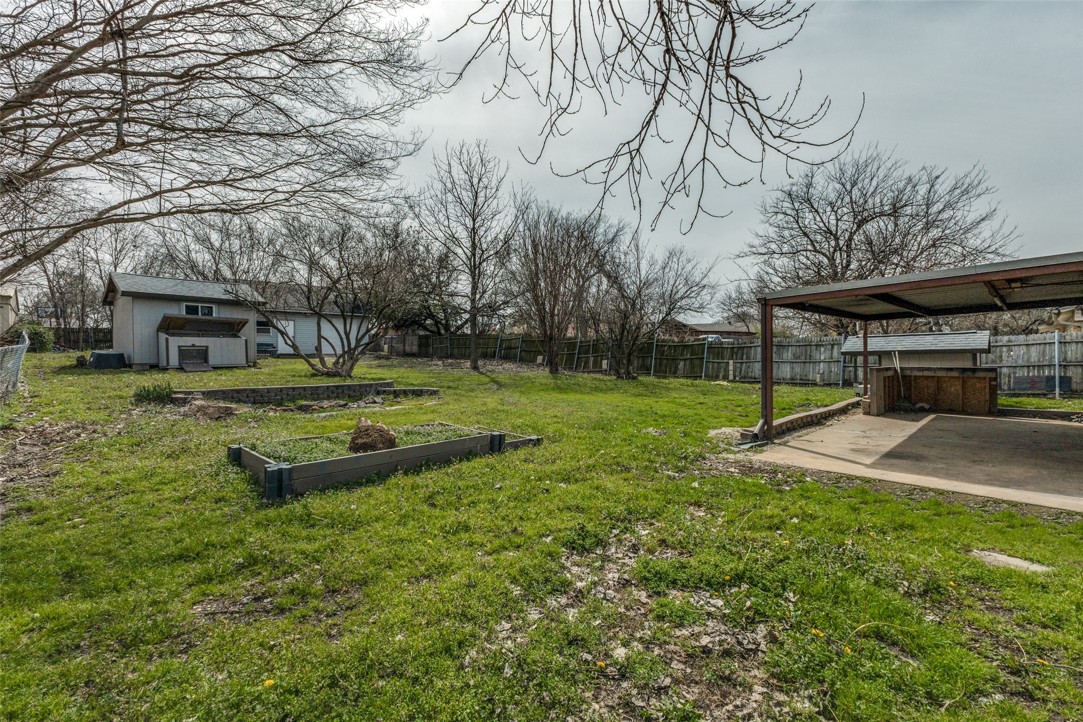 502 Meadowcreek Lane Garland TX 75043