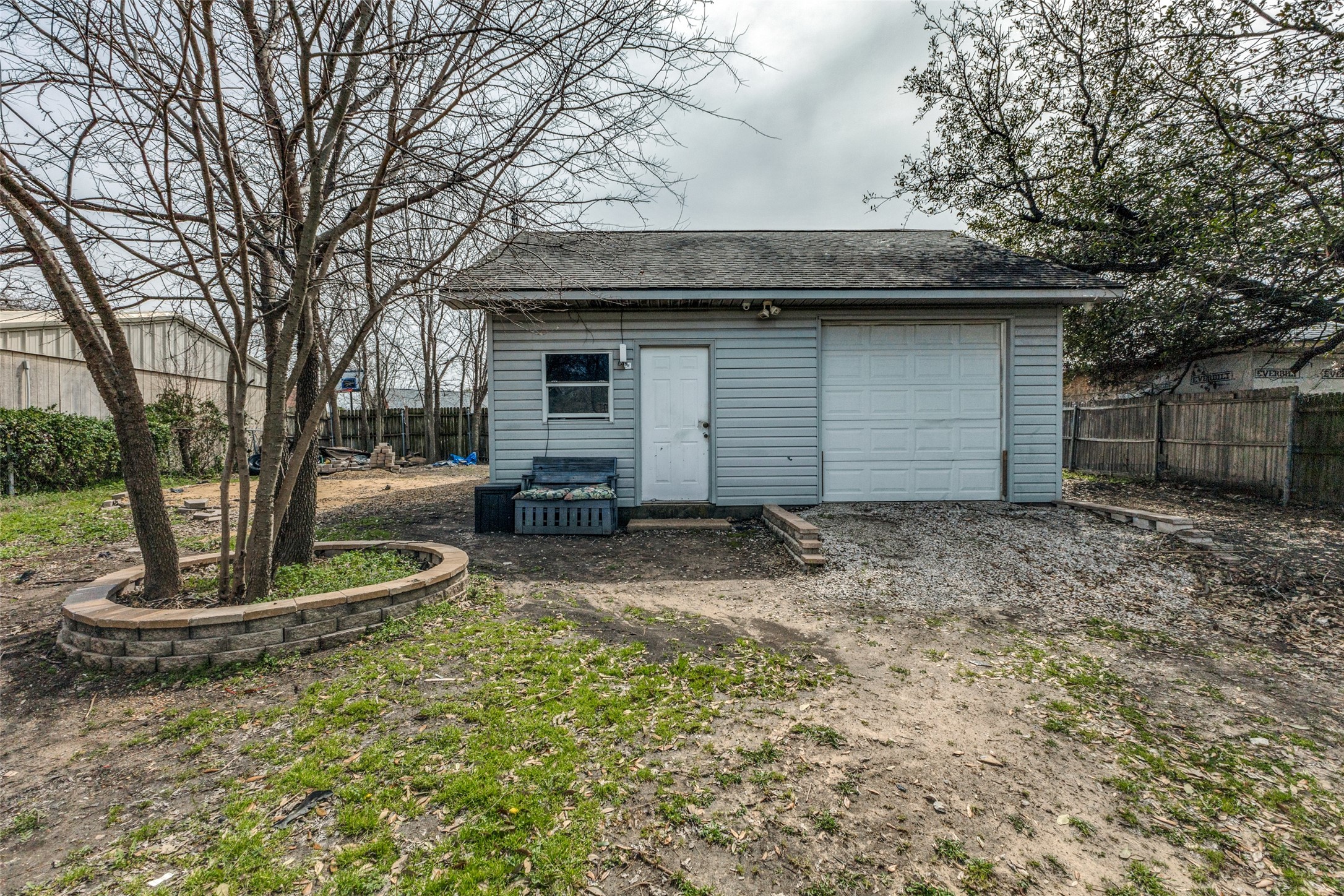 502 Meadowcreek Lane Garland TX 75043