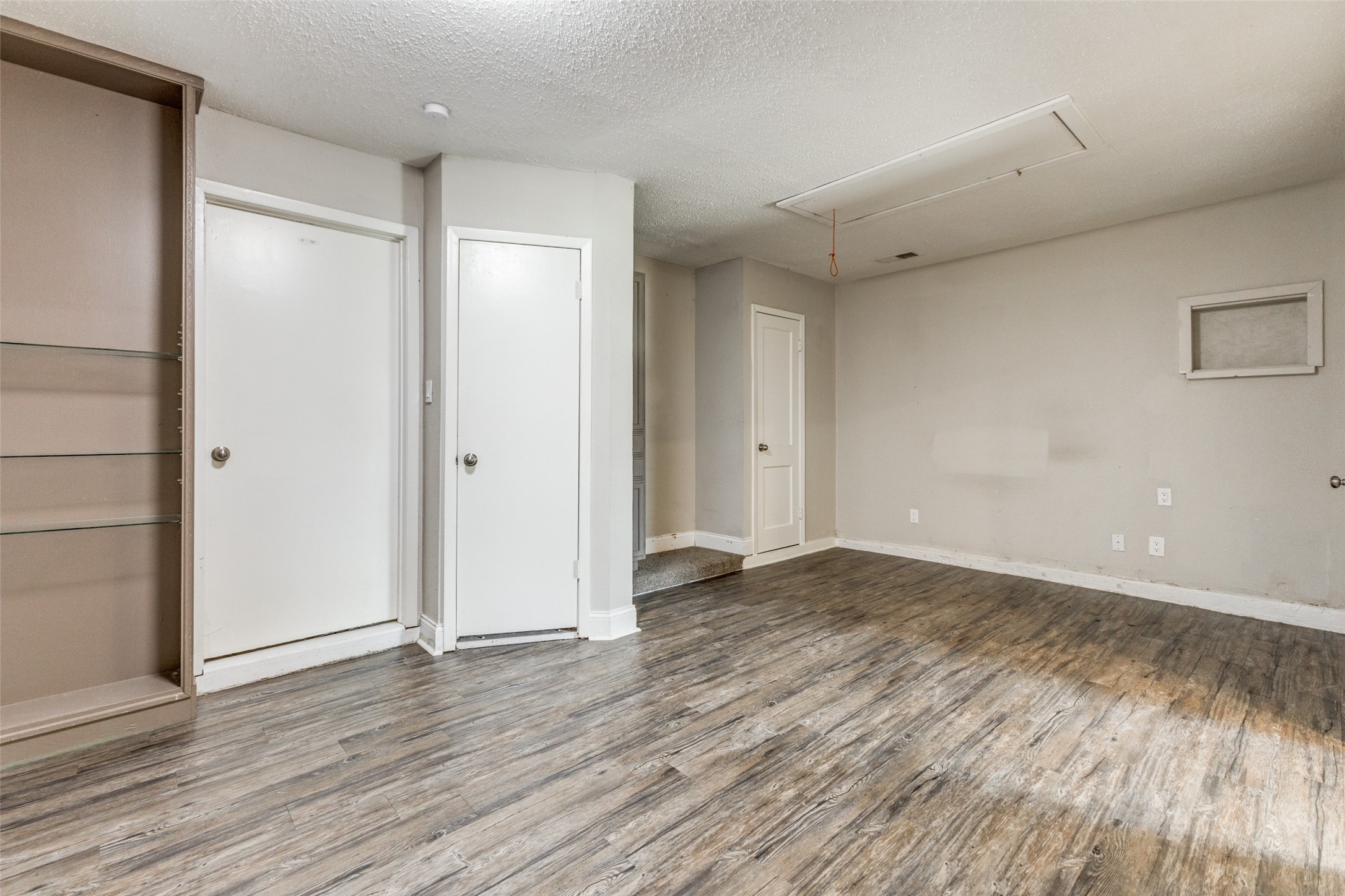 502 Meadowcreek Lane Garland TX 75043