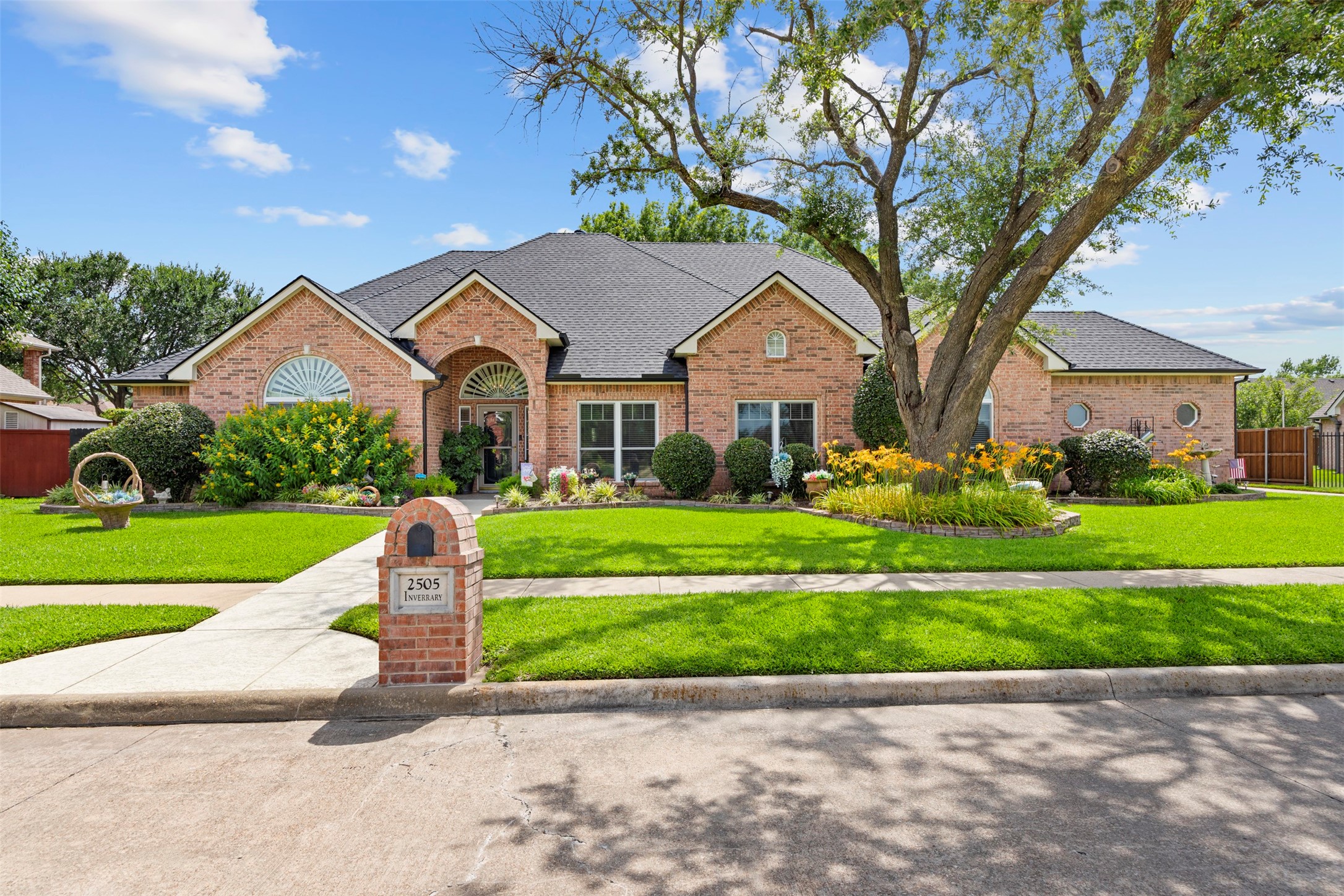 2505 Inverrary Drive Ennis TX 75119