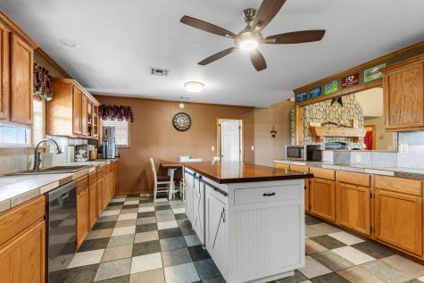 13315 Us Highway 281 Scotland TX 76379