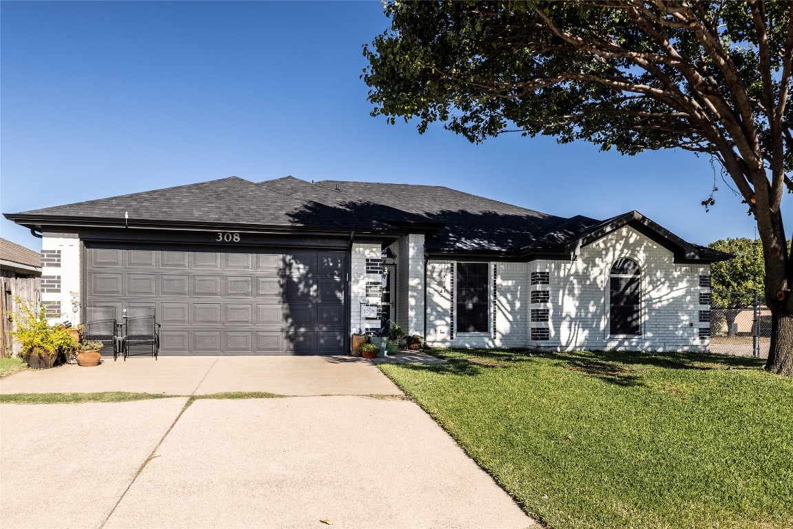 308 Helmsford Trail Saginaw TX 76179