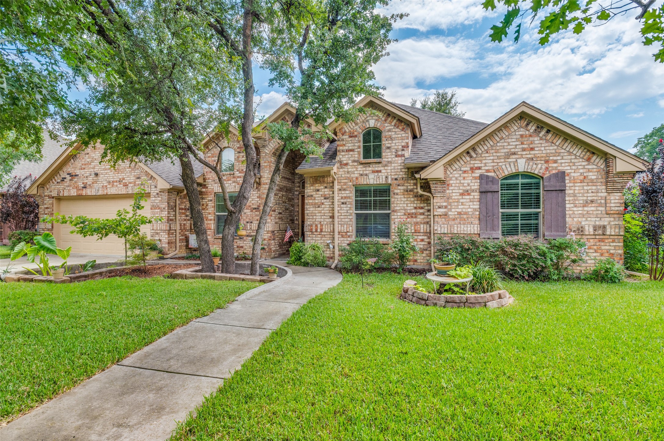 1221 Greenwood Drive Hurst TX 76053