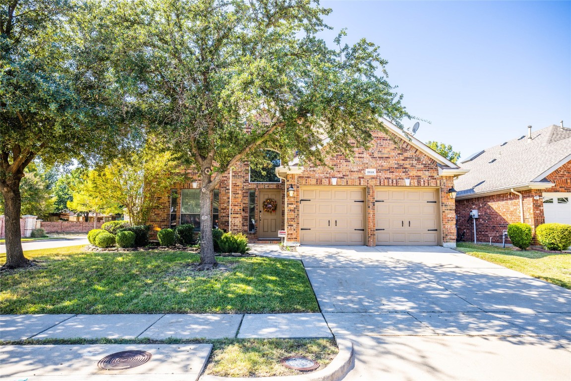 6839 Lagoon Drive Grand Prairie TX 75054