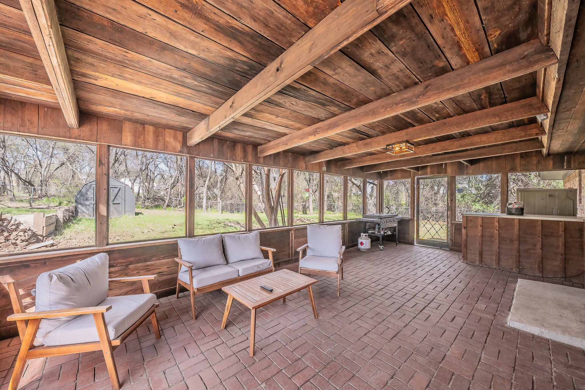 302 W Hale Avenue Decatur TX 76234