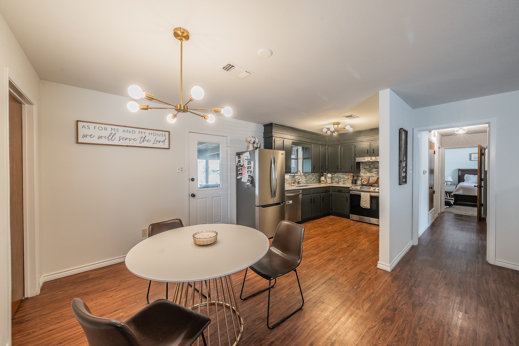 302 W Hale Avenue Decatur TX 76234