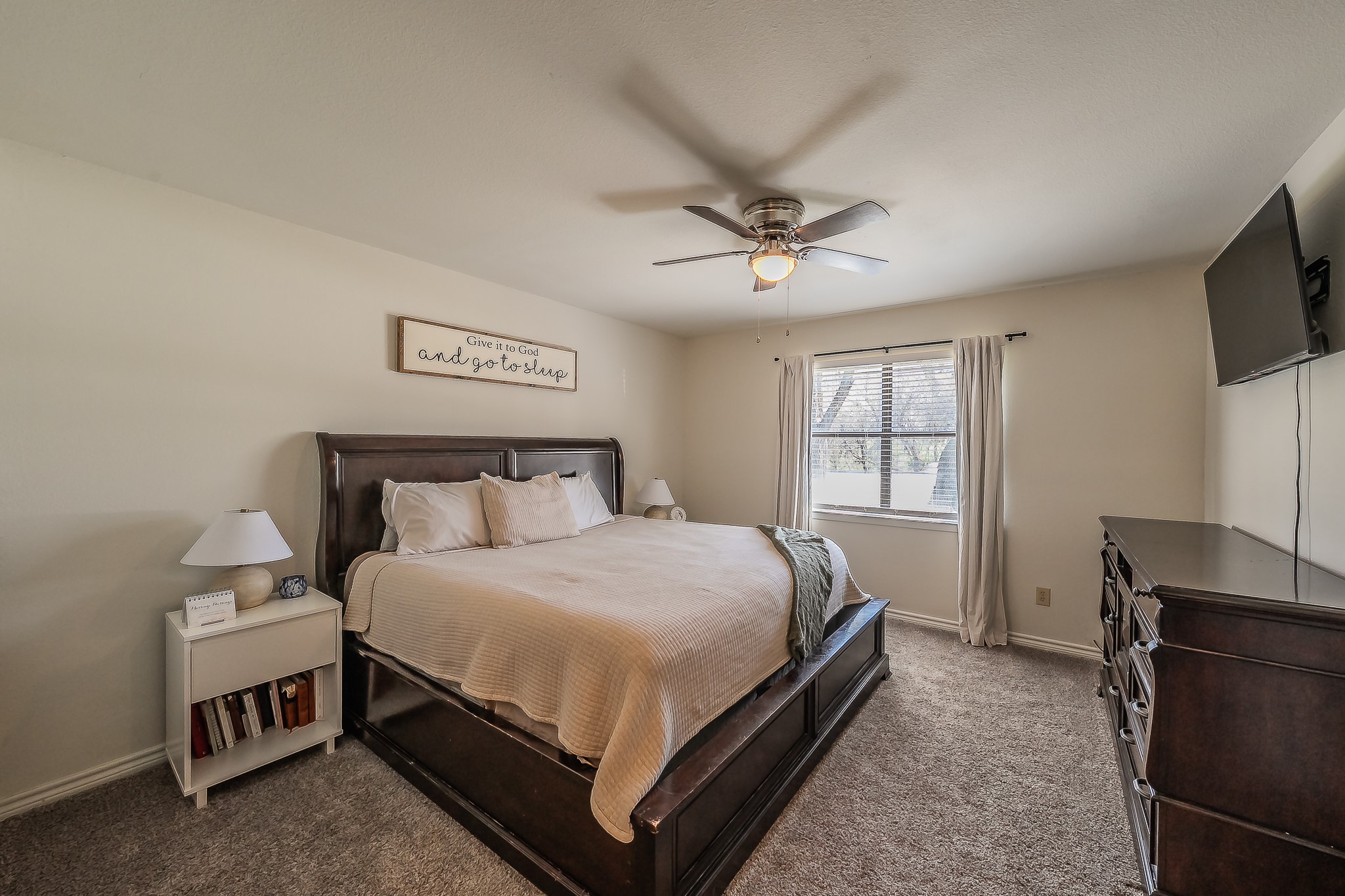 302 W Hale Avenue Decatur TX 76234