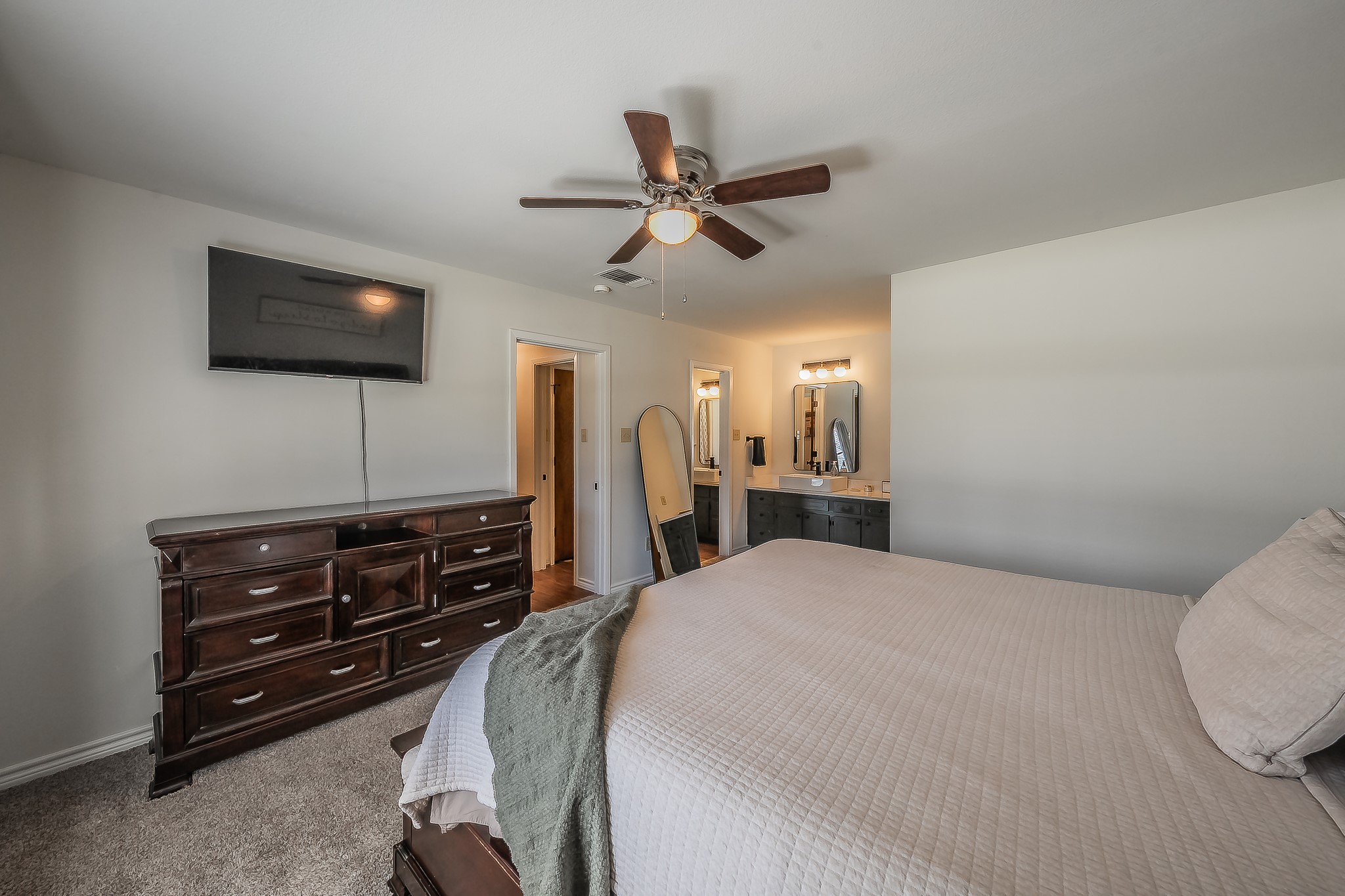 302 W Hale Avenue Decatur TX 76234