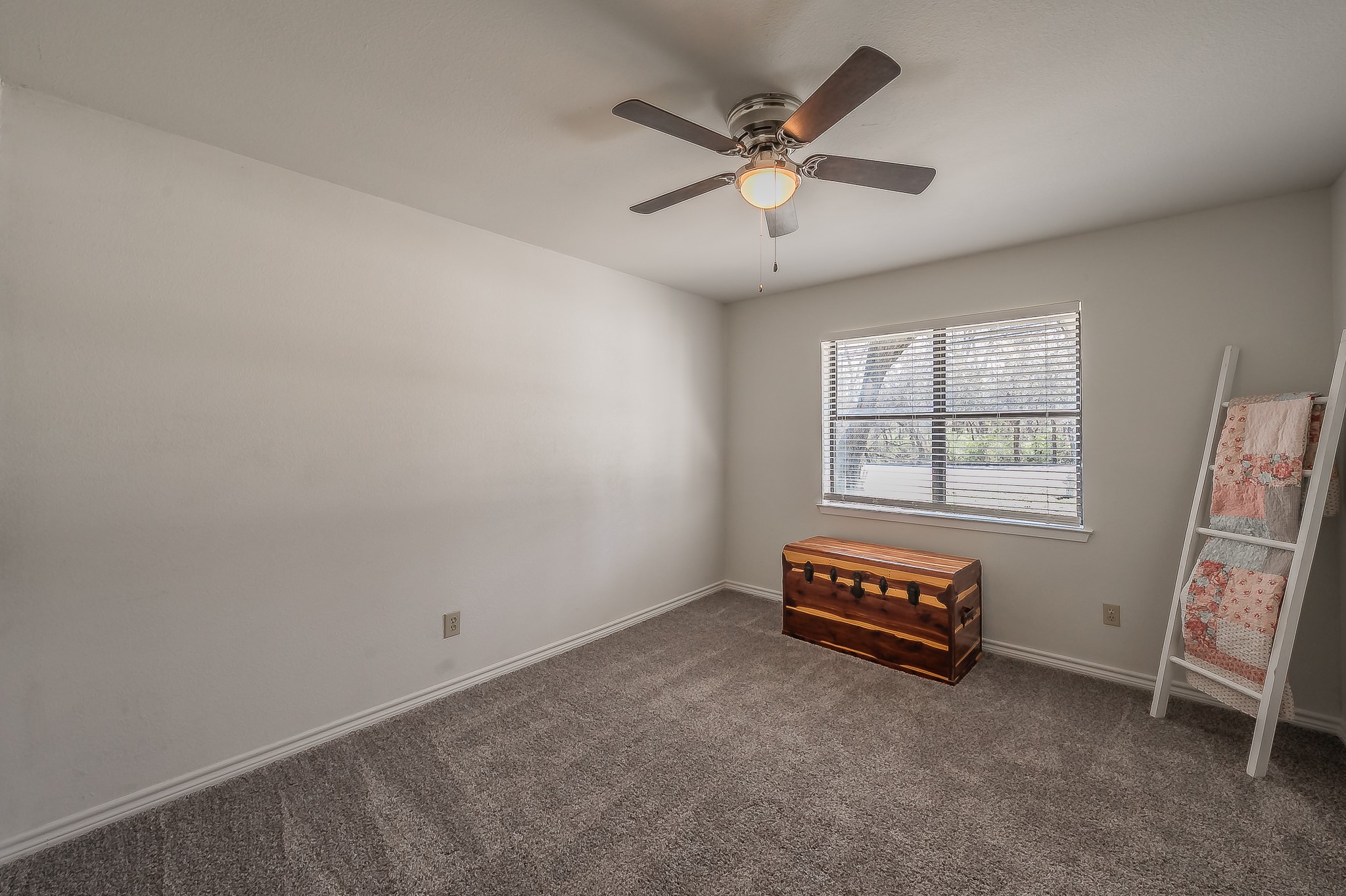 302 W Hale Avenue Decatur TX 76234