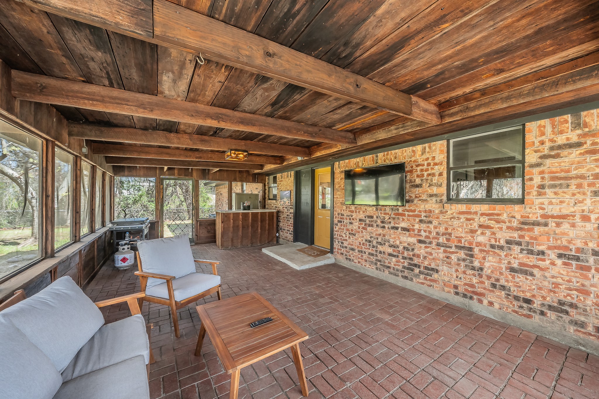 302 W Hale Avenue Decatur TX 76234