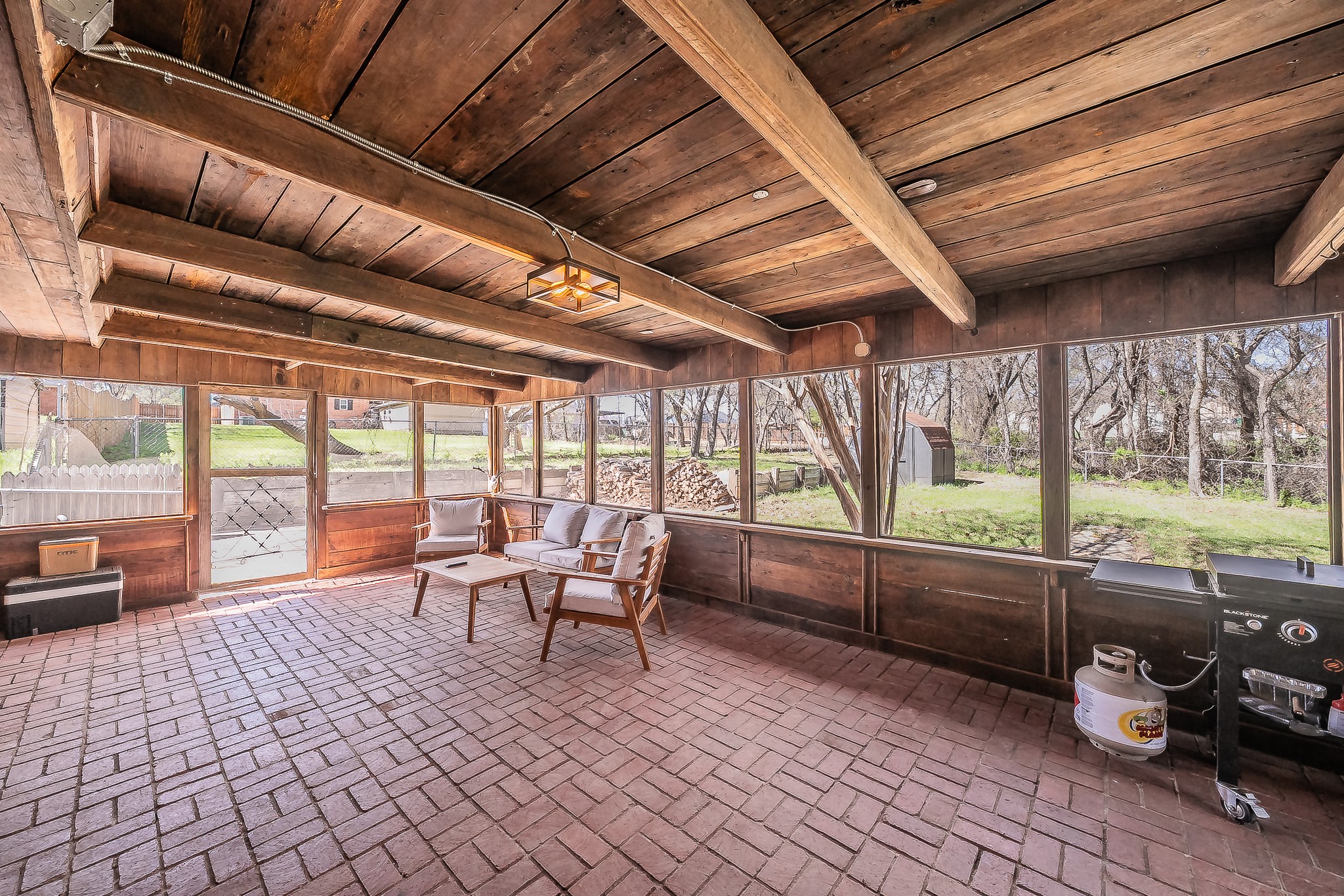 302 W Hale Avenue Decatur TX 76234