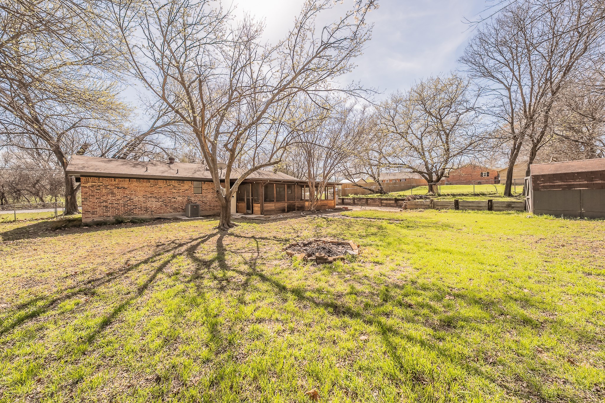 302 W Hale Avenue Decatur TX 76234