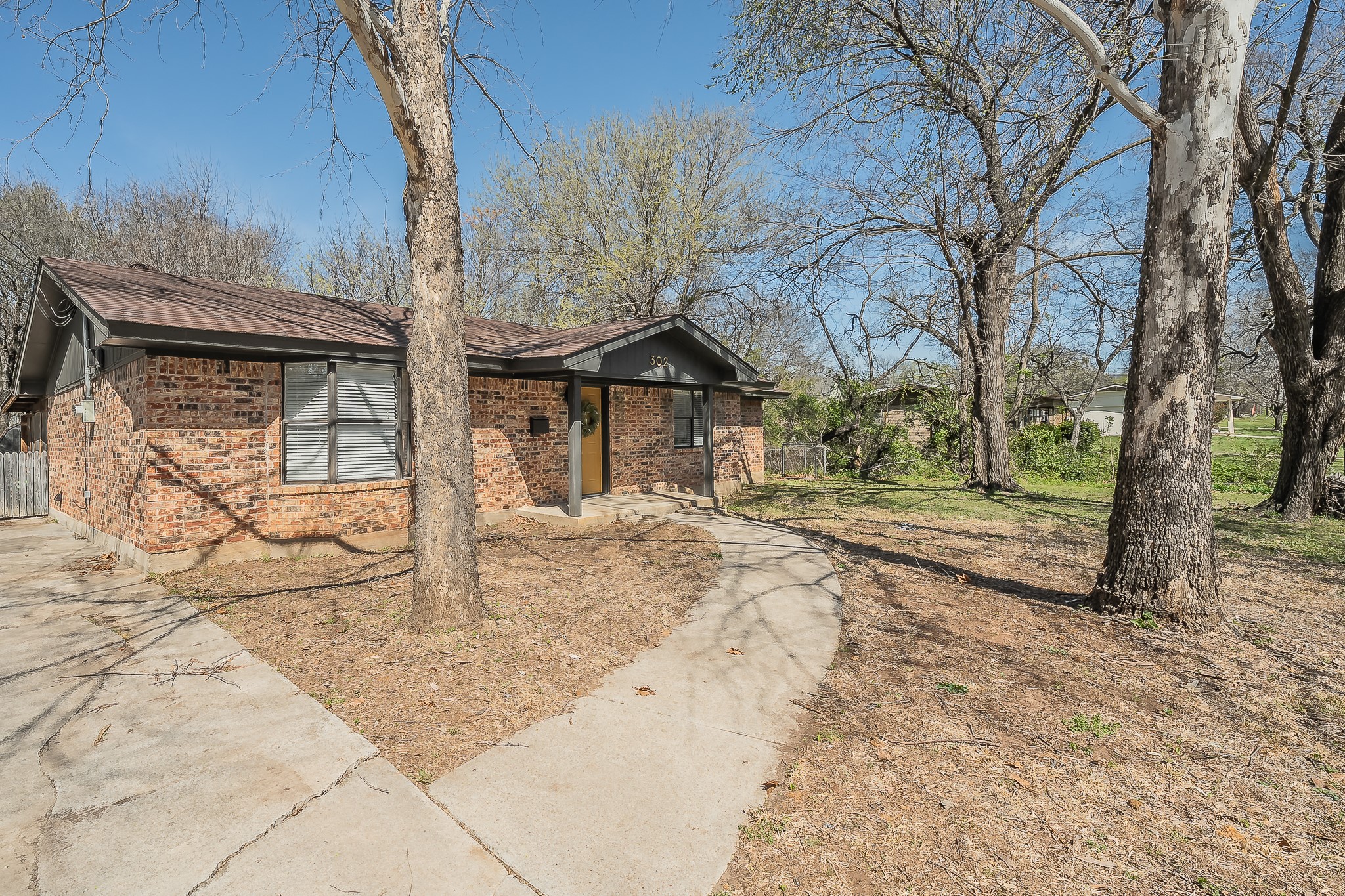 302 W Hale Avenue Decatur TX 76234