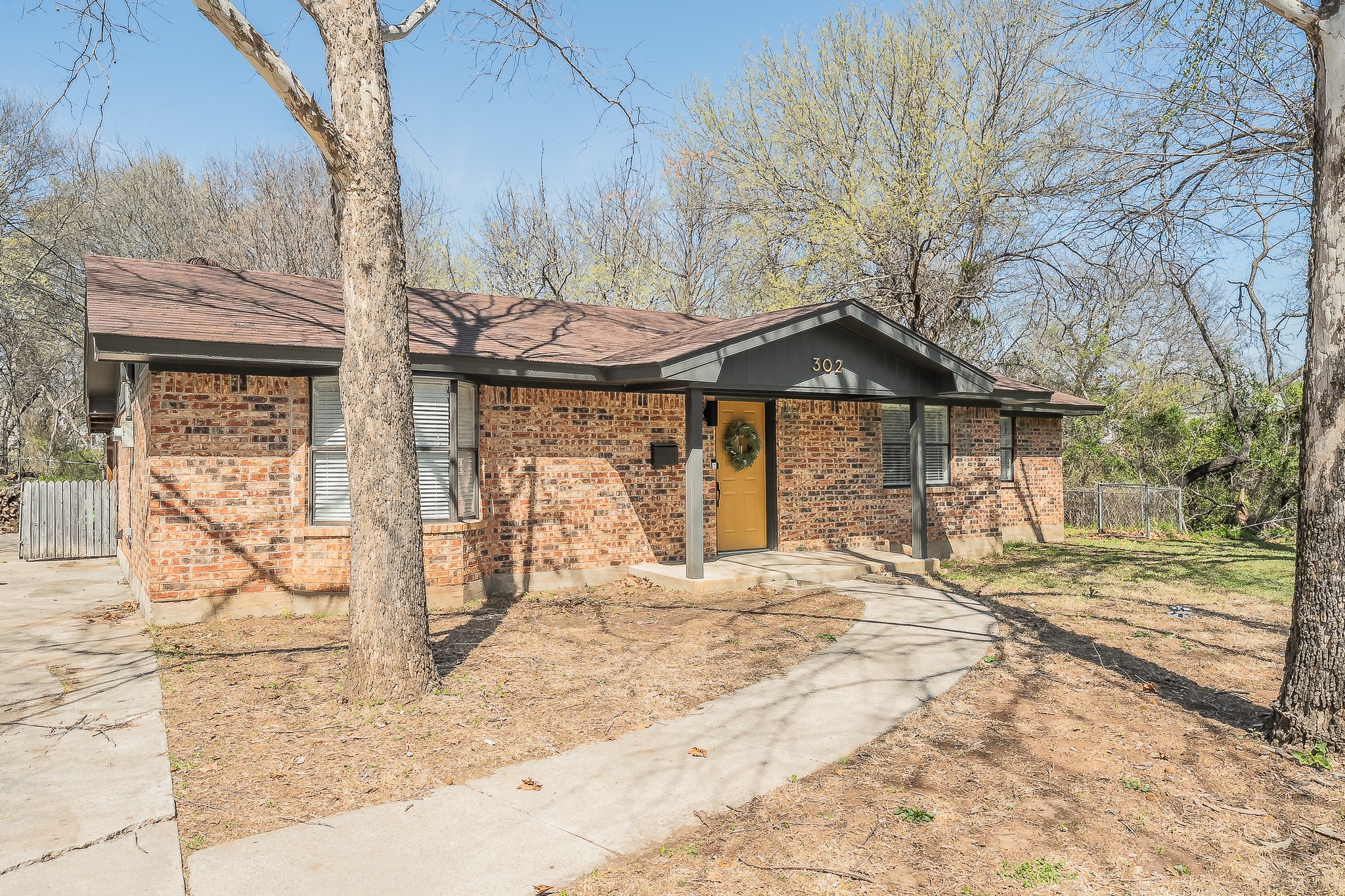 302 W Hale Avenue Decatur TX 76234