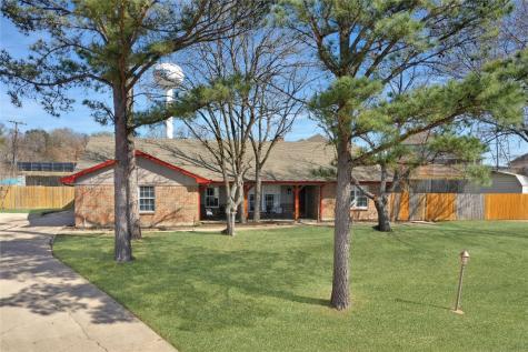 105 Oakwood Place Joshua TX 76058