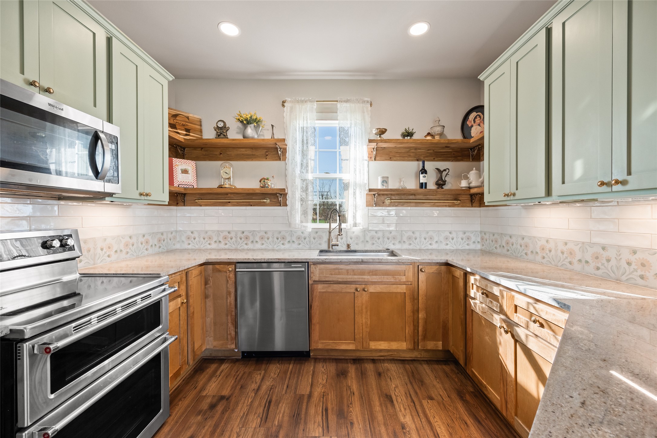 700 Lathem Boulevard Venus TX 76084