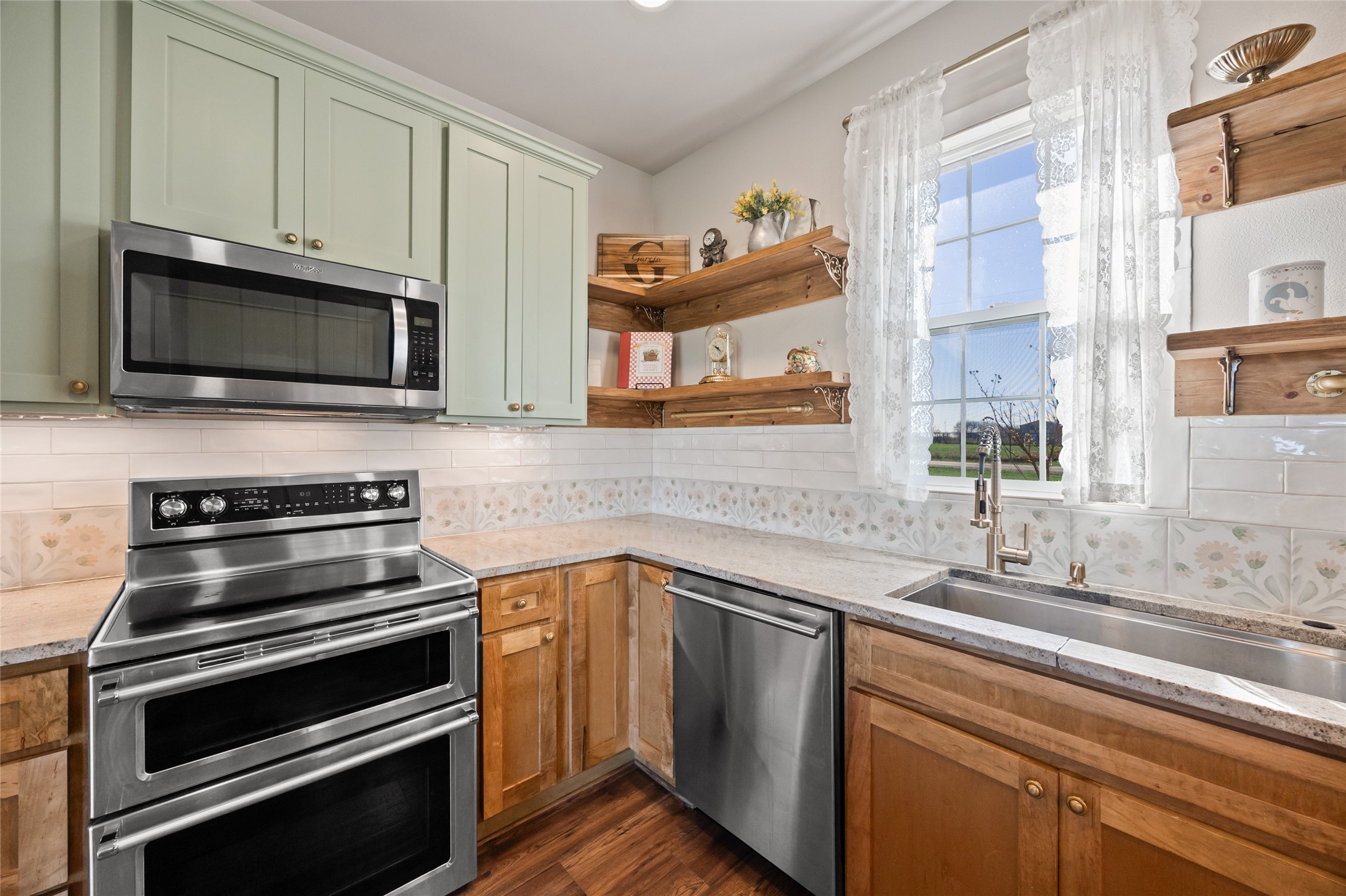 700 Lathem Boulevard Venus TX 76084
