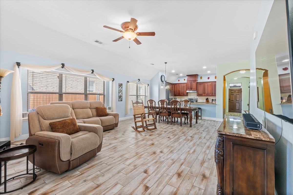 11737 Tuscarora Fort Worth TX 76108
