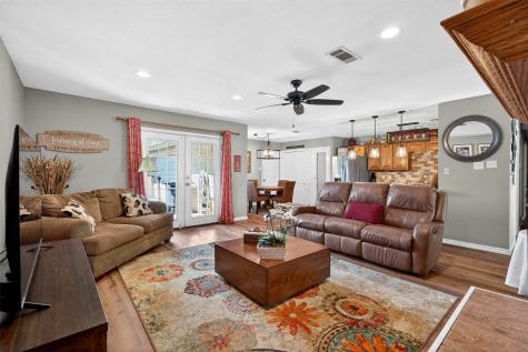 1218 Crestwood Drive Cleburne TX 76033