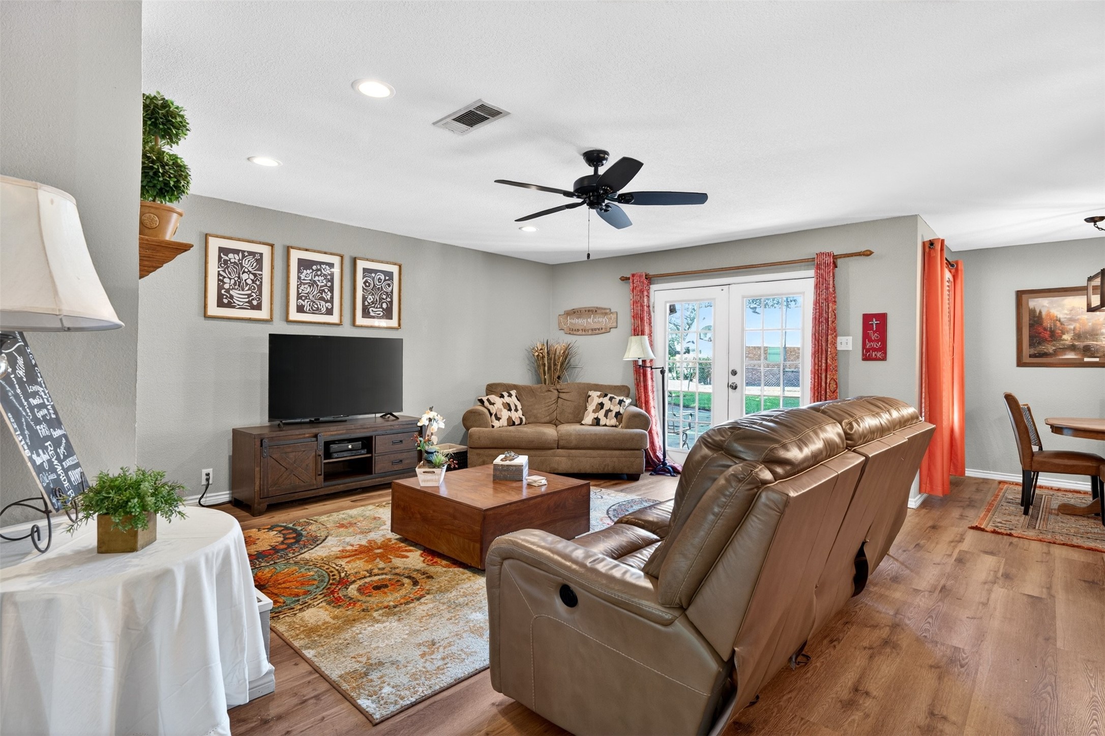1218 Crestwood Drive Cleburne TX 76033