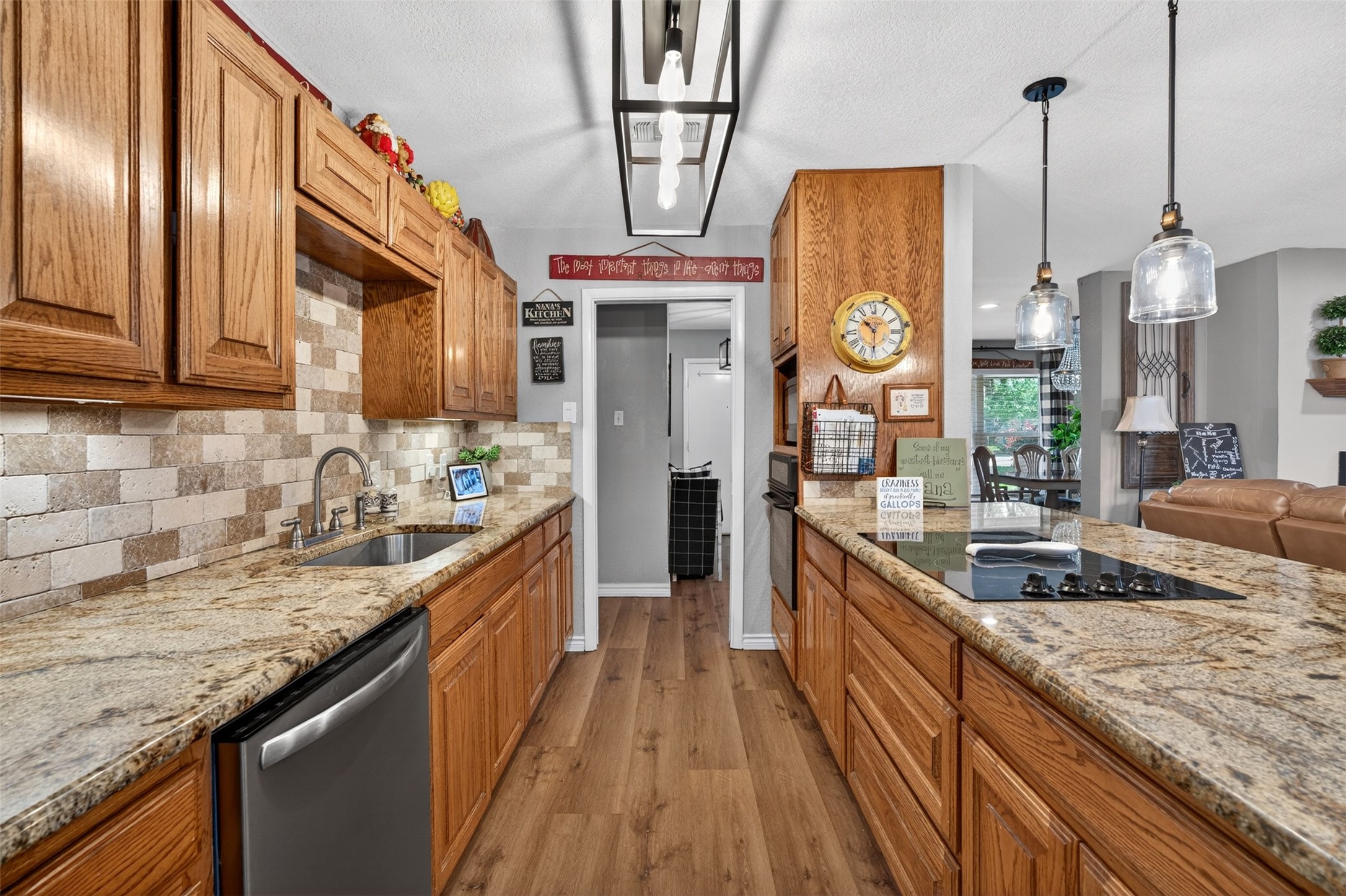 1218 Crestwood Drive Cleburne TX 76033