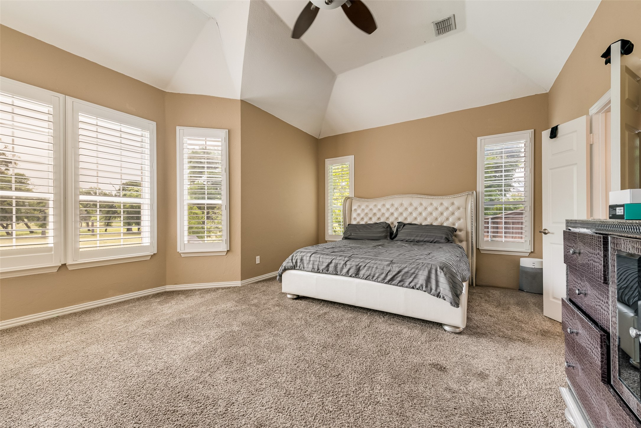 663 Links View Court Grand Prairie TX 75052