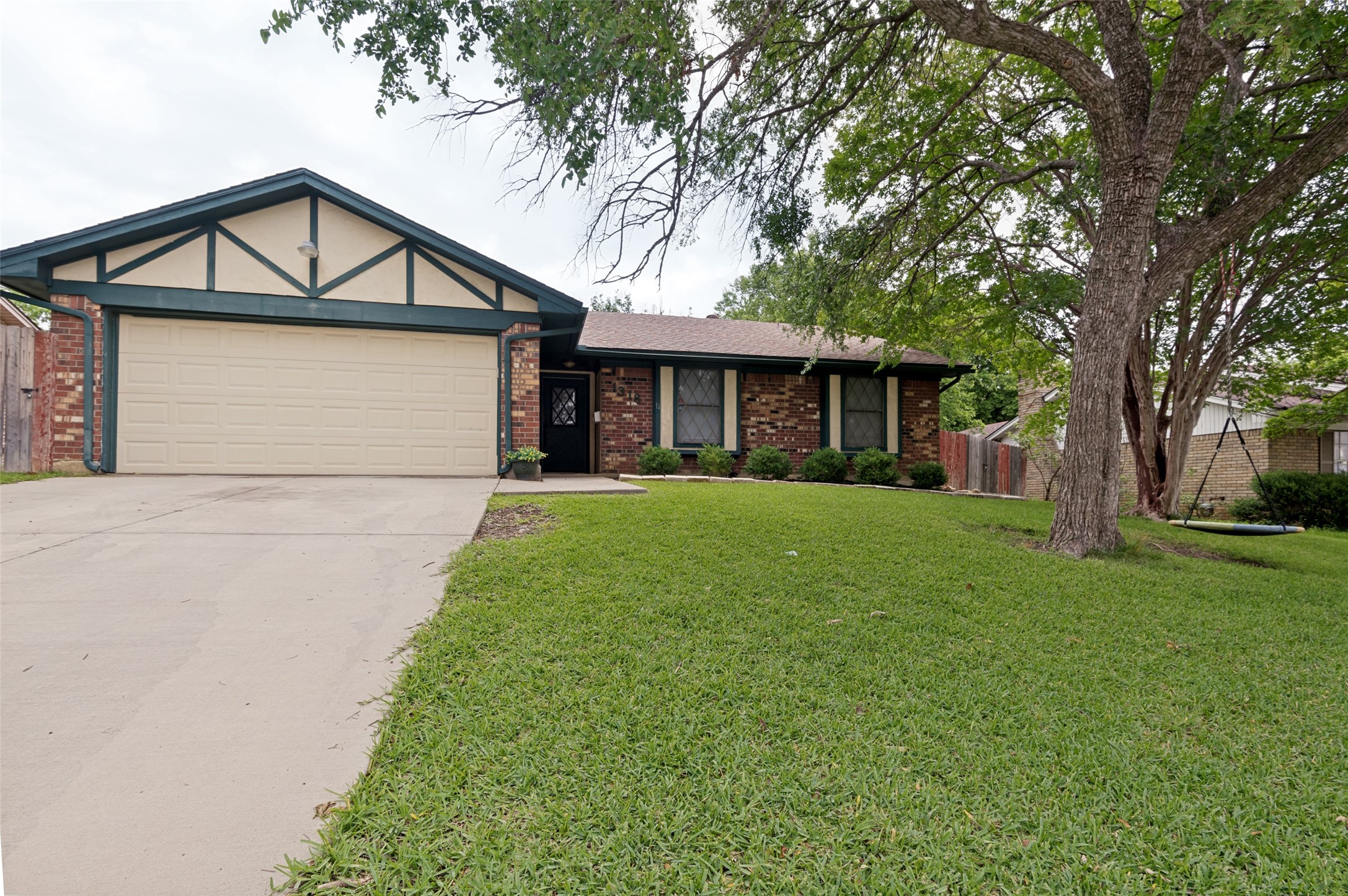 1318 Halifax Street Grand Prairie TX 75050