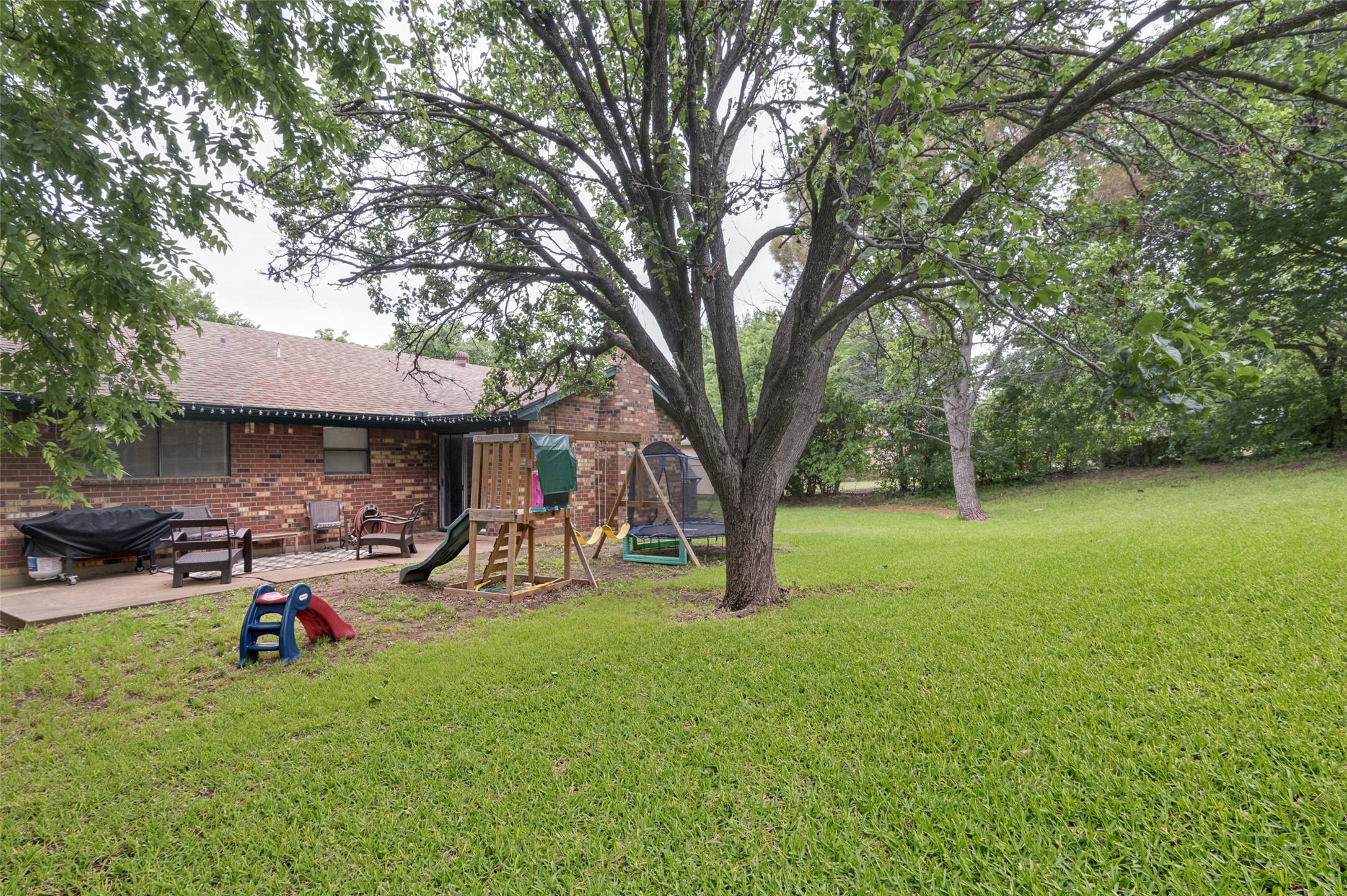 1318 Halifax Street Grand Prairie TX 75050