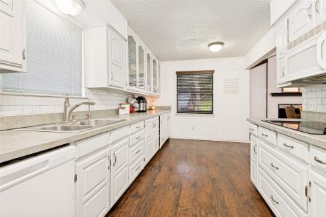 1318 Halifax Street Grand Prairie TX 75050