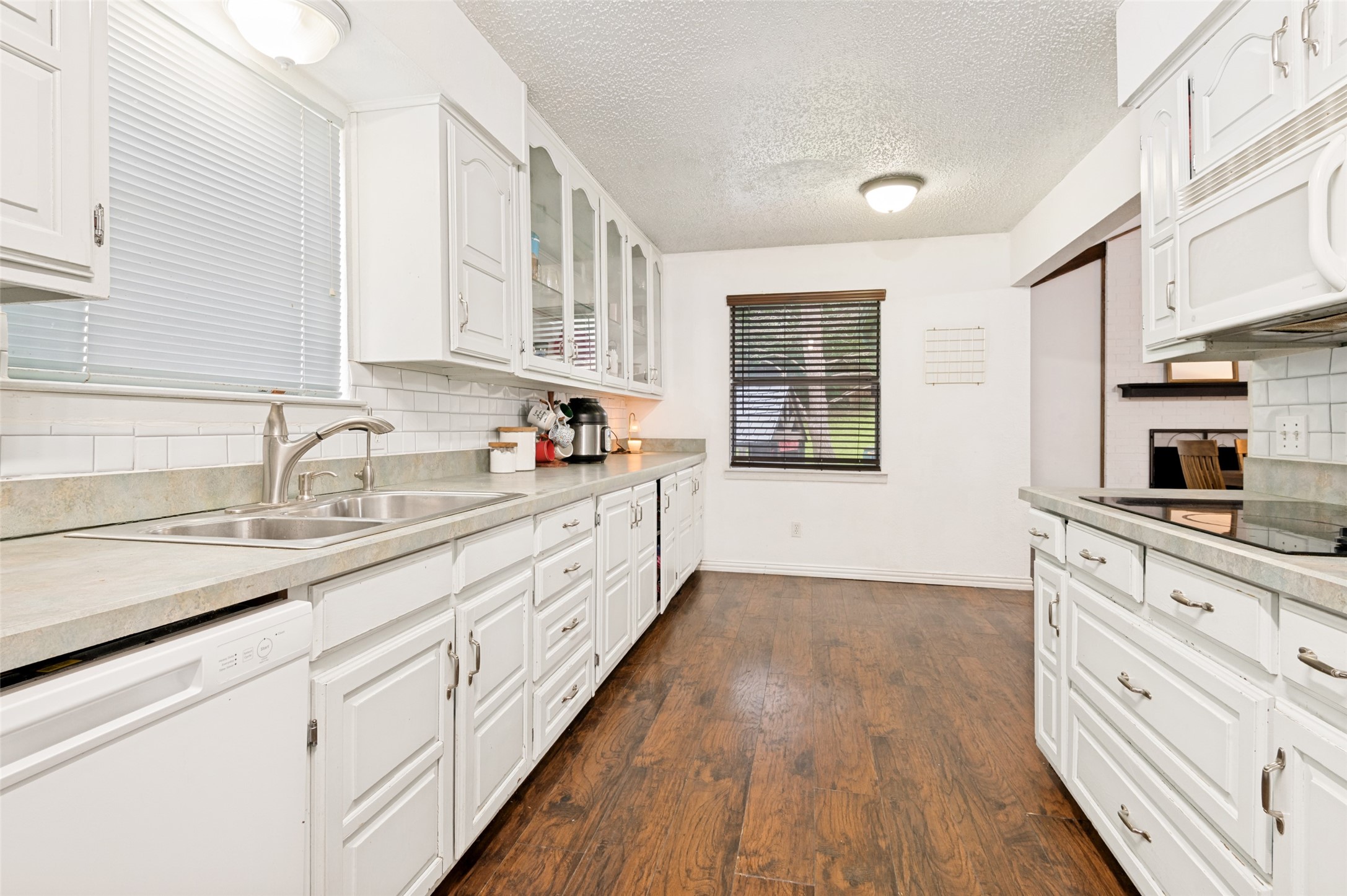 1318 Halifax Street Grand Prairie TX 75050