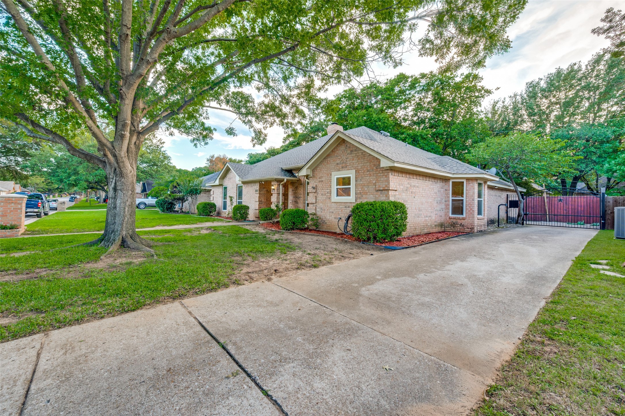 6002 Kenilworth Drive Arlington TX 76001