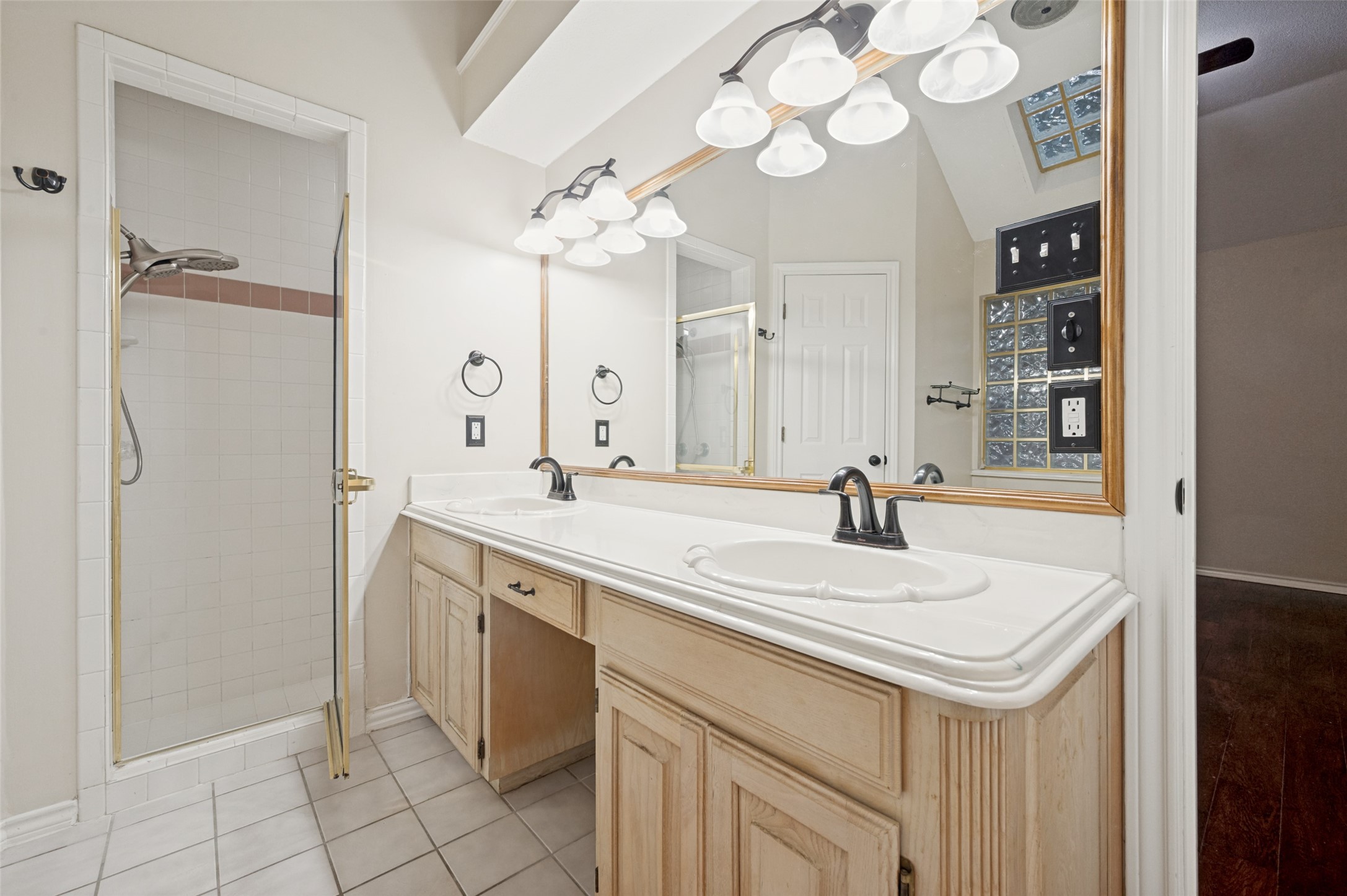 6002 Kenilworth Drive Arlington TX 76001