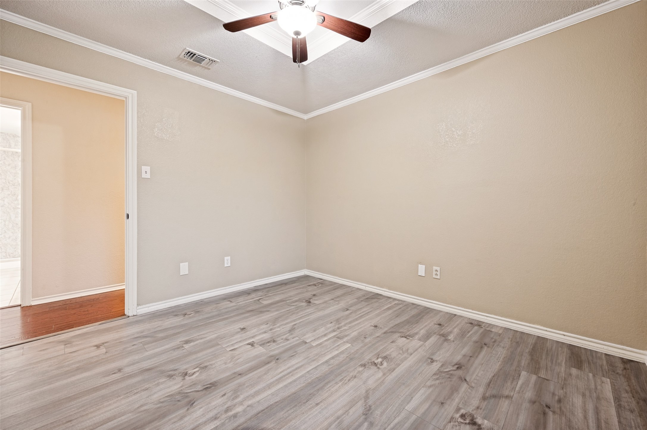 6002 Kenilworth Drive Arlington TX 76001