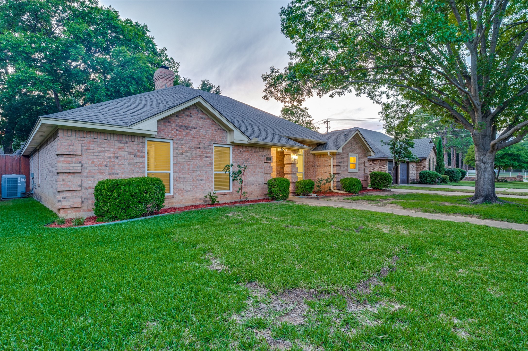 6002 Kenilworth Drive Arlington TX 76001