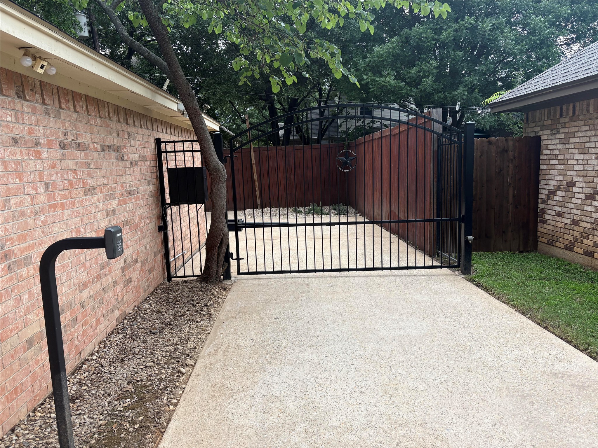 6002 Kenilworth Drive Arlington TX 76001