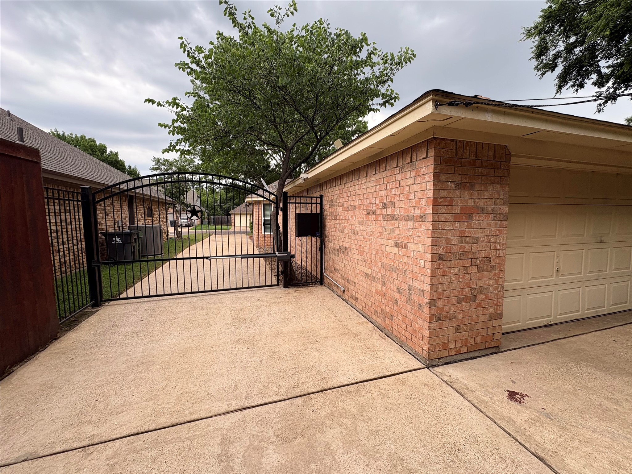 6002 Kenilworth Drive Arlington TX 76001